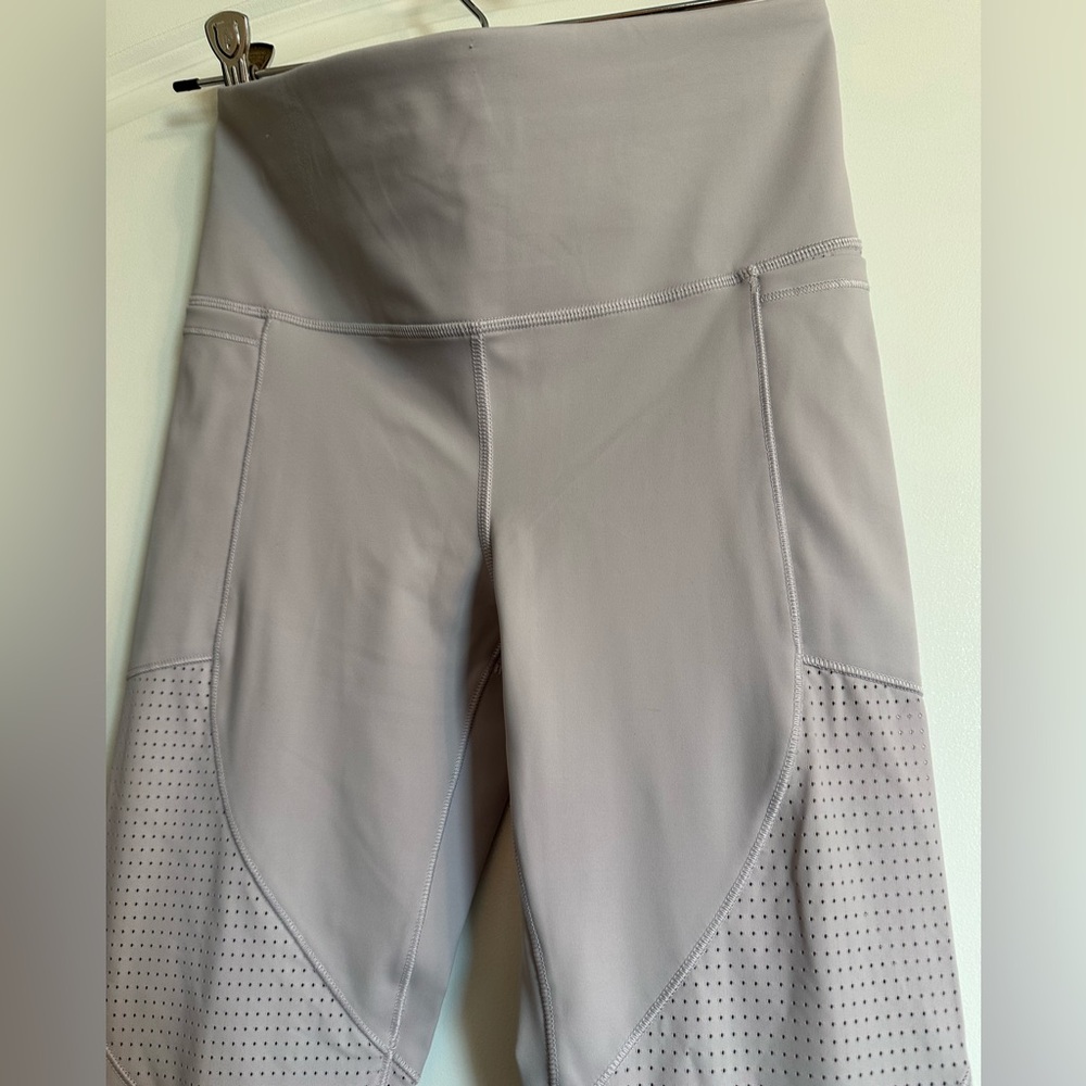 Calia Women’s Powermove Mesh Leggings ~ Misted Lilac - Picture 4 of 7